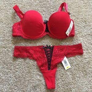 Red lingerie set